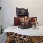 Licorera / Cave à liqueur, Madera ebonizada, ormolú y marquetería Boulle, Napoleón III, ca. 1880 – Francia