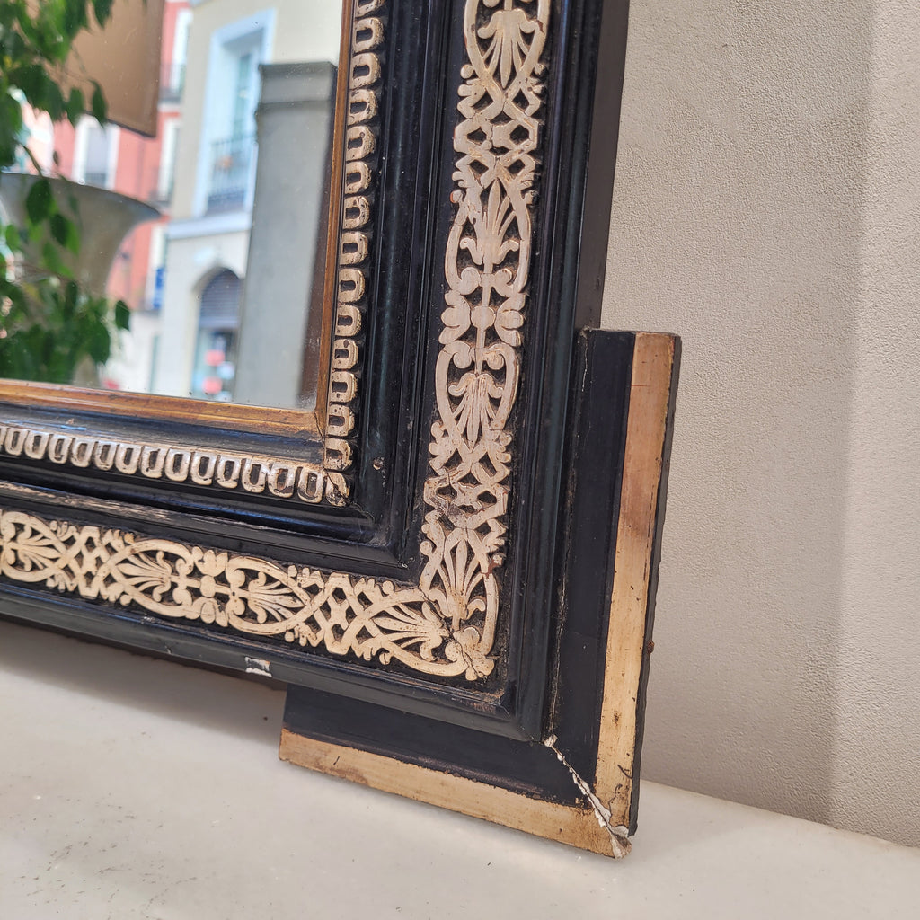 Espejo Napoleón III, Madera ebonizada y dorada, ca. 1900 – Francia