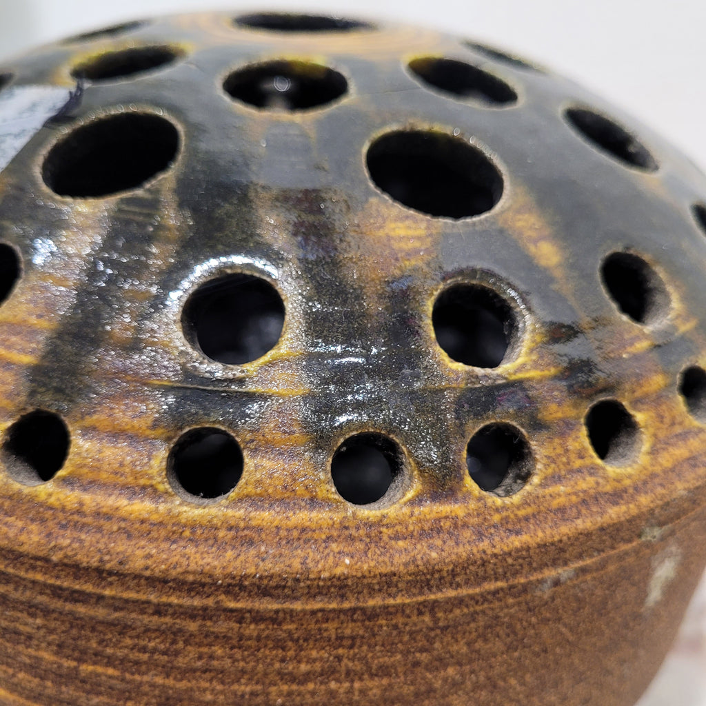 Jarrón “bouquetière” / Florero perforado, Cerámica de Accolay, 60 - 70’s – Francia