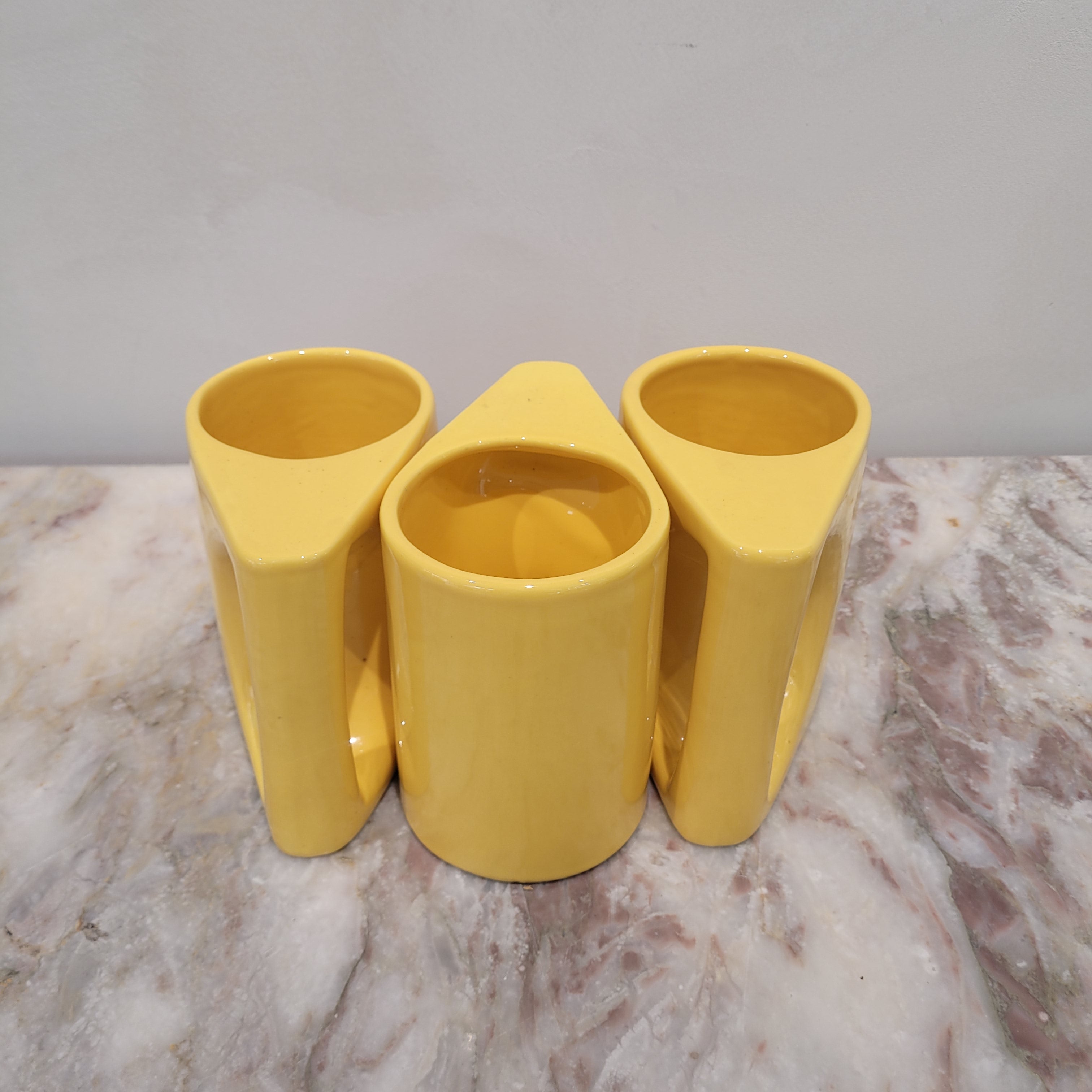 (3) Jarra / Jarrón cerámica amarilla, s. XXI – Francia