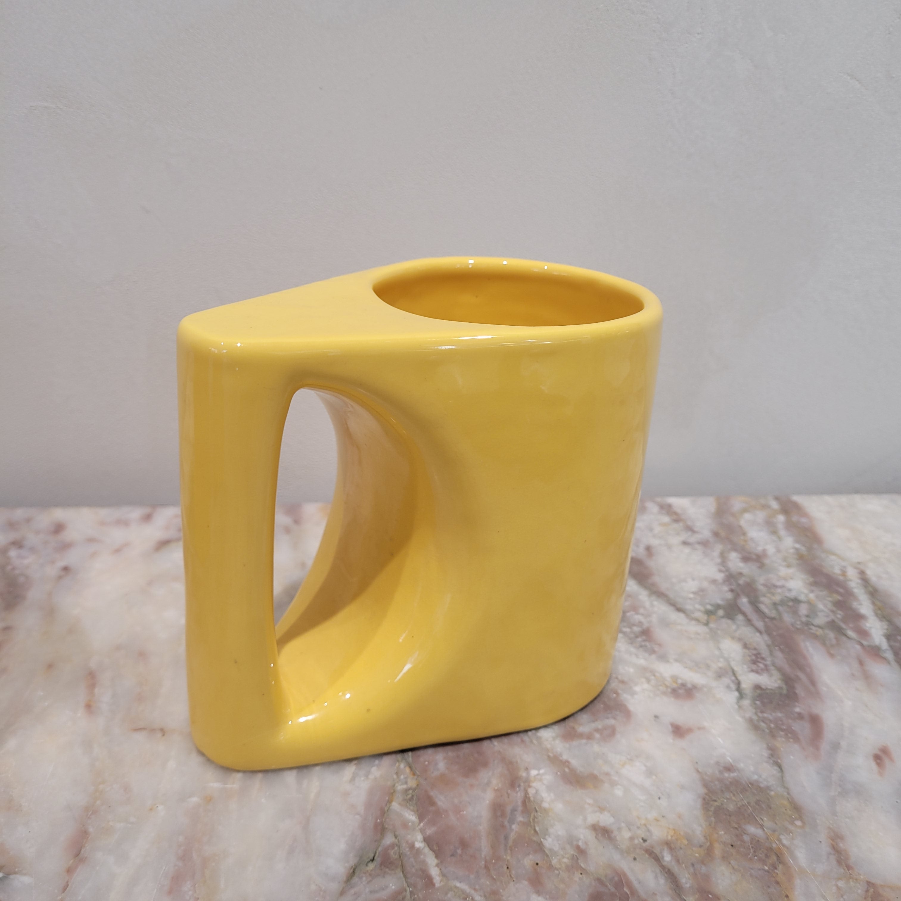 (3) Jarra / Jarrón cerámica amarilla, s. XXI – Francia