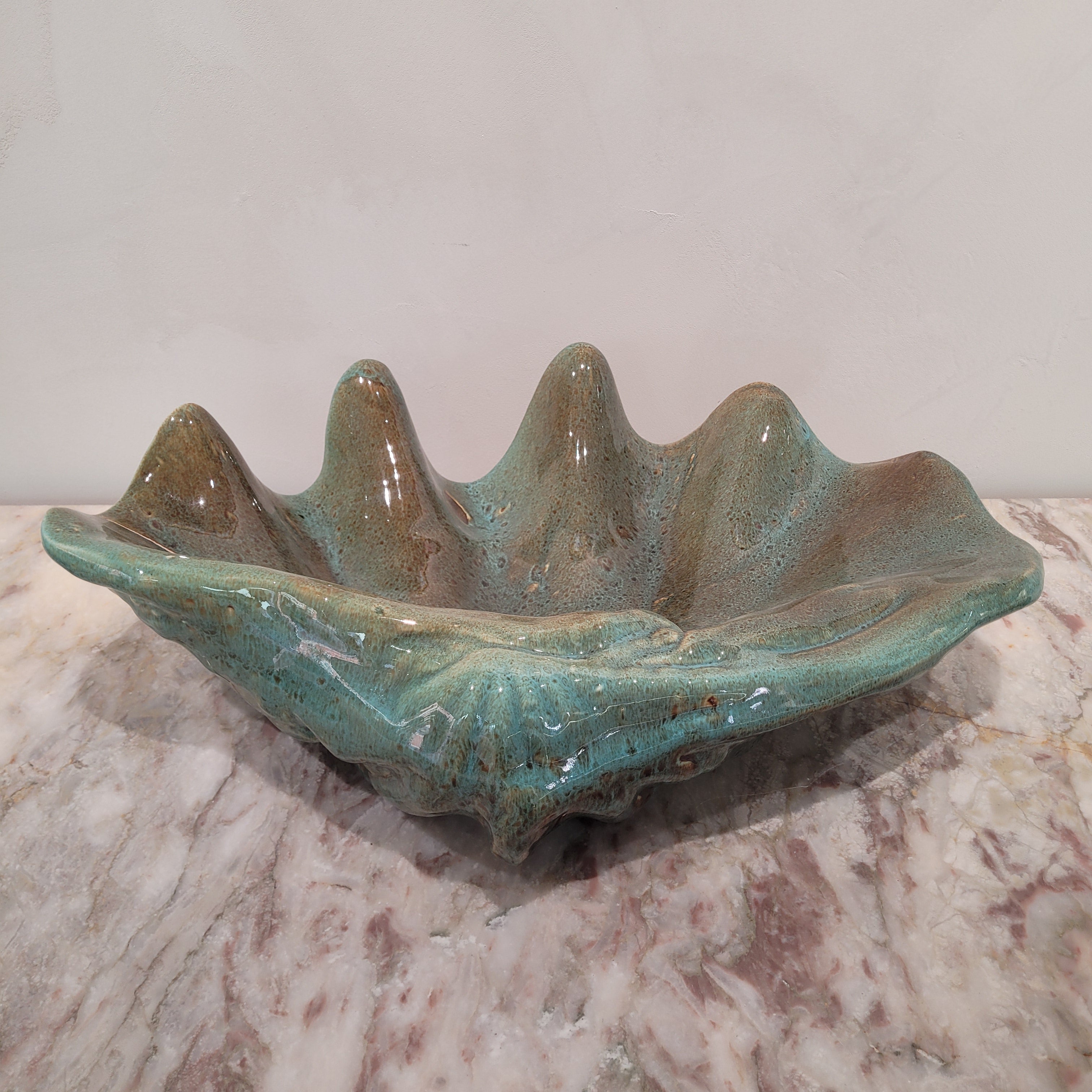 Centro de mesa “Venera / Tridacna” Cerámica, s. XXI – Portugal