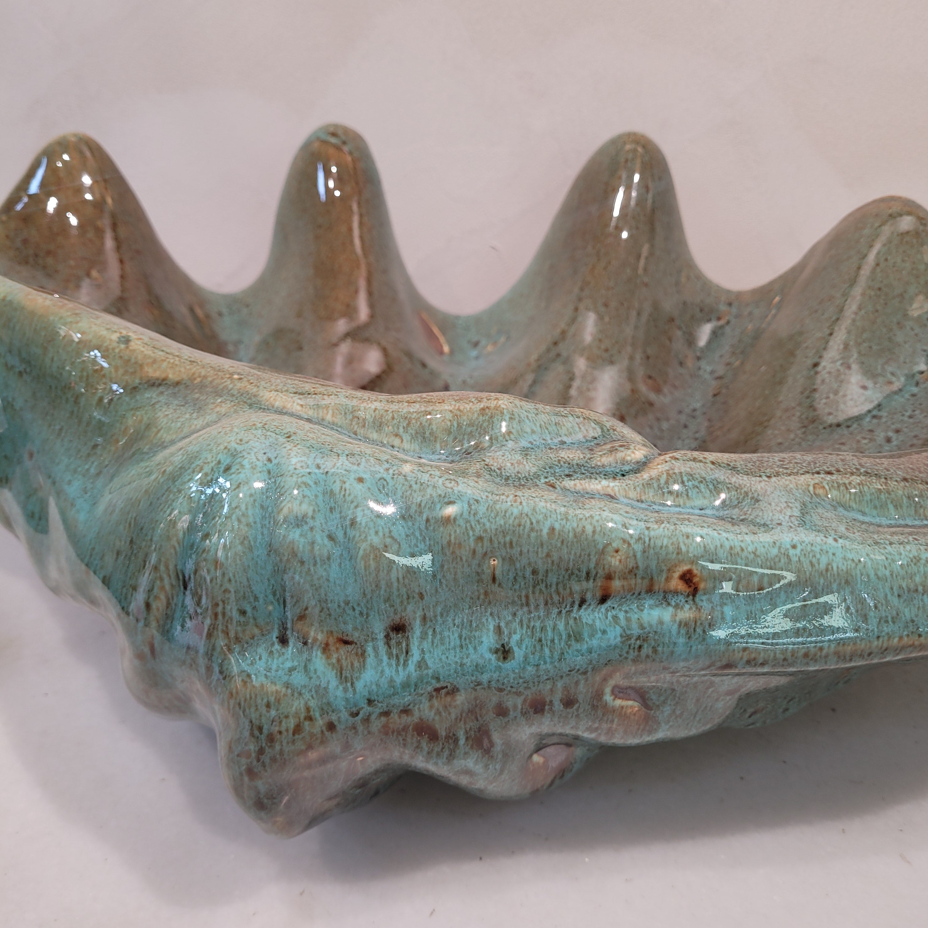 Centro de mesa “Venera / Tridacna” Cerámica, s. XXI – Portugal