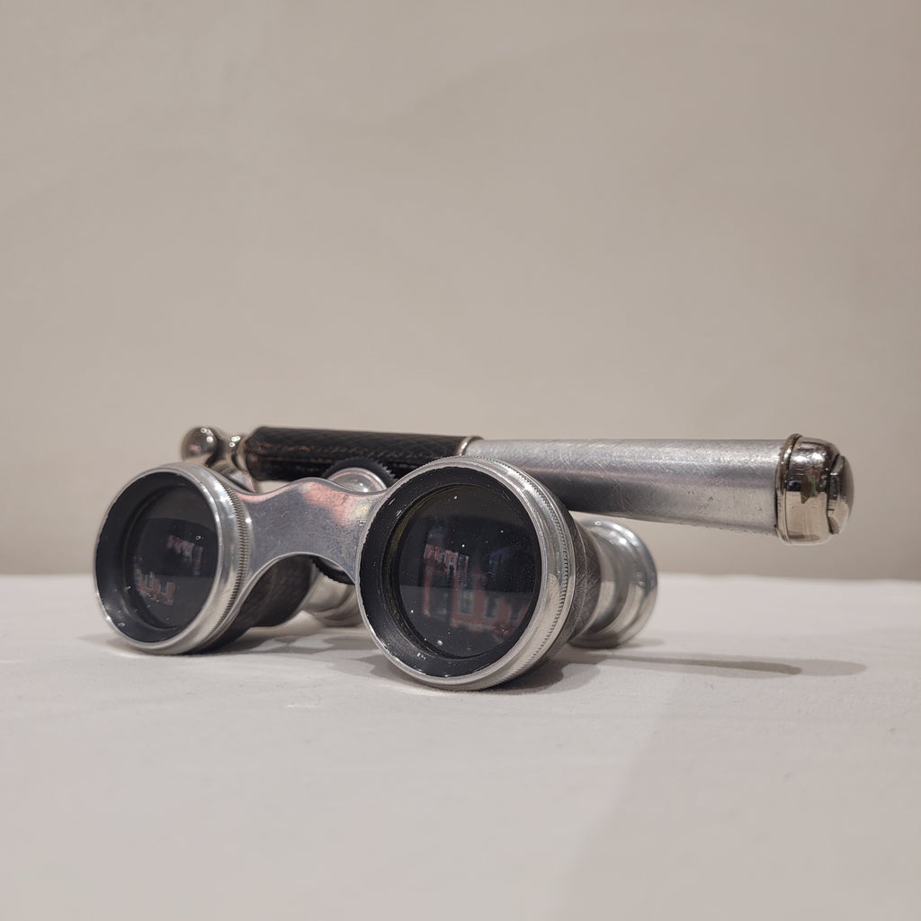 Binoculares de teatro / Impertinentes, Metal y cuero, ca. 1930 – Reino Unido