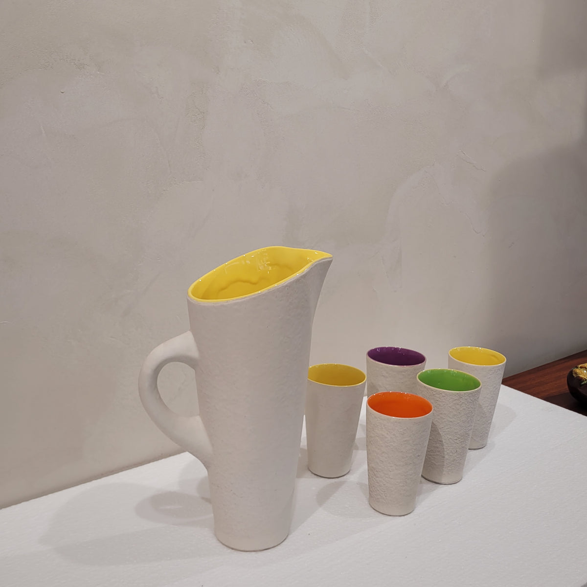 Juego Jarra y vasos "Neustricer", Cerámica de Saint‑Pair‑sur‑Mer, c. 1950–1960 - Francia