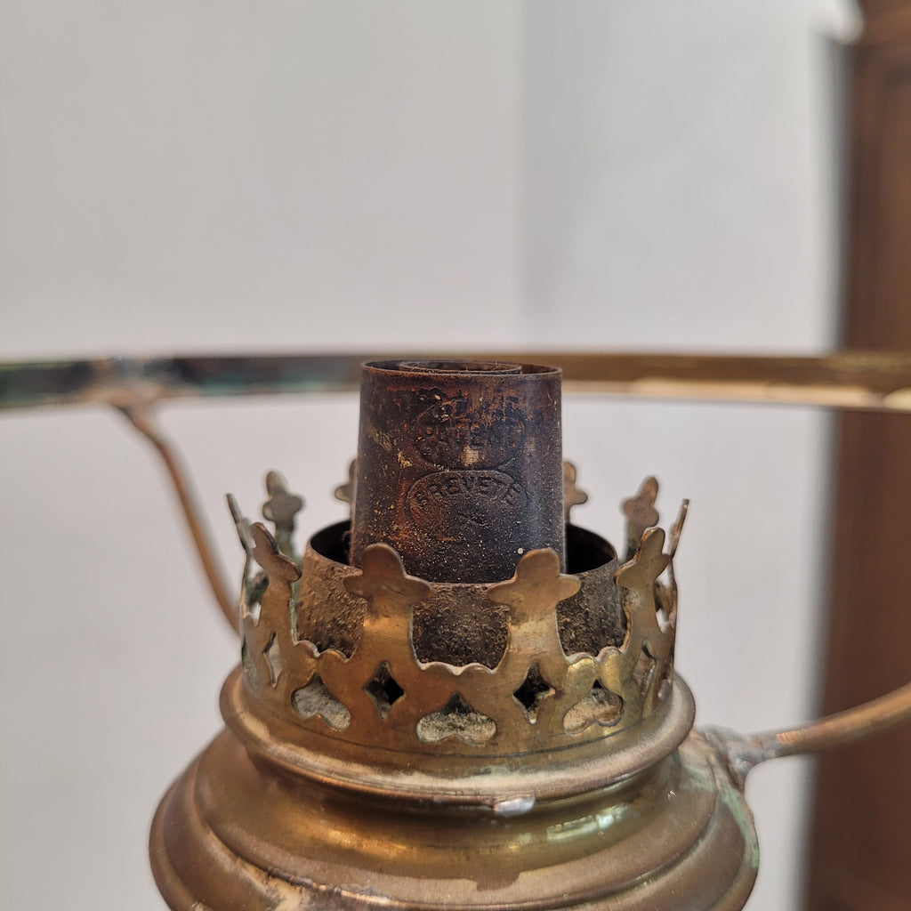 Quinqué de queroseno, Opalina y latón, s. XIX – Alemania