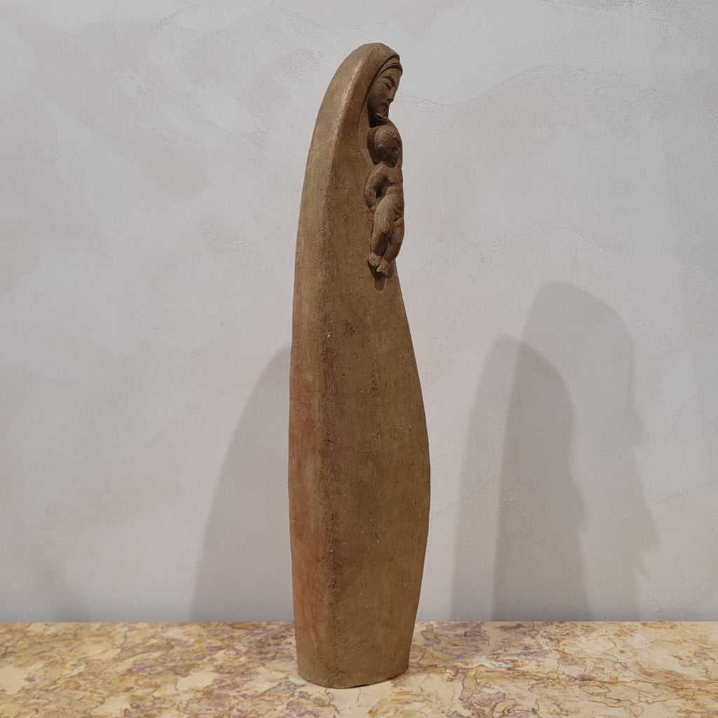 Escultura de terracota “Virgen con el Niño Jesús”, s. XX - España