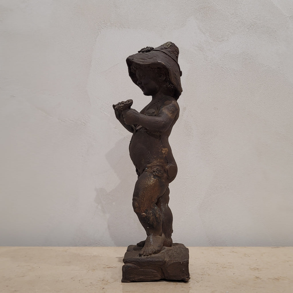 Figura de bronce “niño con flor”, Firmado Daniel, 1942 - España