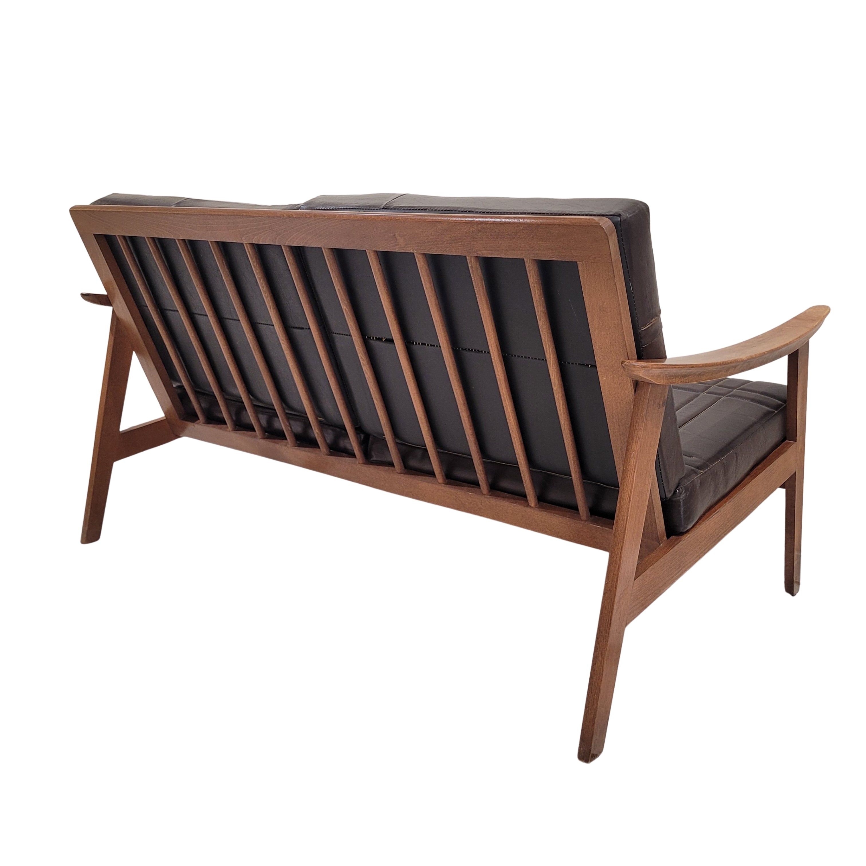 Sofá Mid-century escandinavo, Madera de haya y tapizado de cuero, años 70 - Países Escandinavos